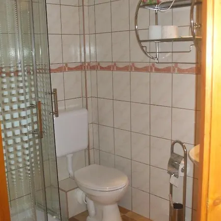 Guest house Turul Etterem Es Panzio *