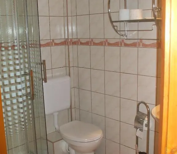 Konukevi Turul Etterem Es Panzio 3*